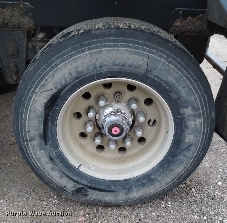 image for item DK8901 1996 Corn Belt Mfg. S-4202  bottom dump trailer