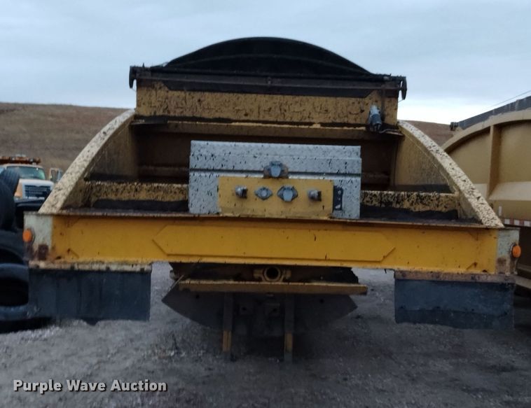 image for item DK8902 2006 Load King 2066D-37-2  bottom dump trailer