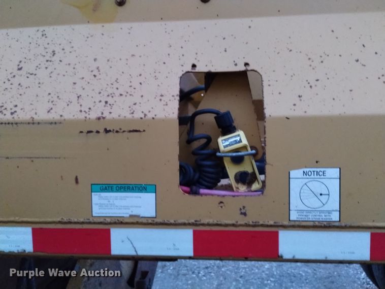 image for item DK8902 2006 Load King 2066D-37-2  bottom dump trailer