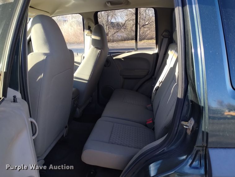 image for item DK8909 2006 Jeep Liberty  SUV