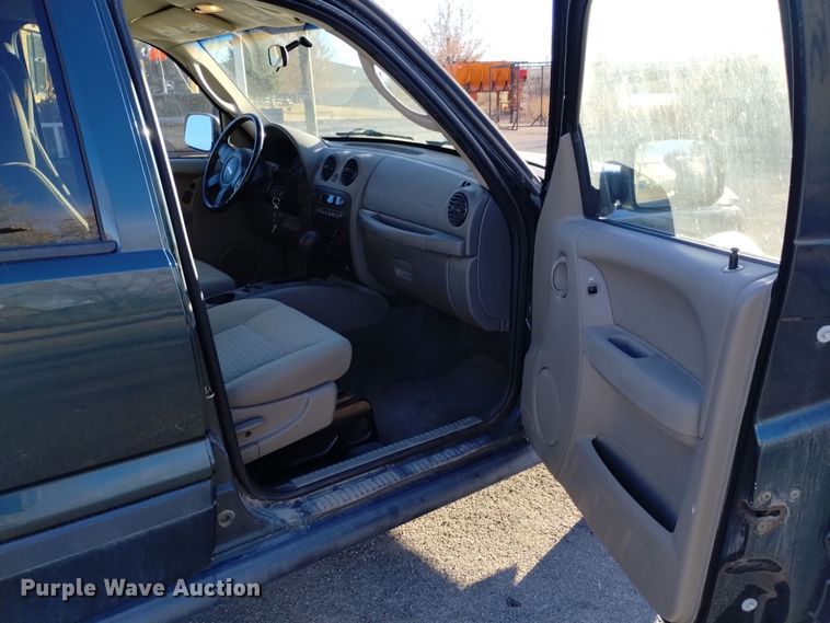 image for item DK8909 2006 Jeep Liberty  SUV