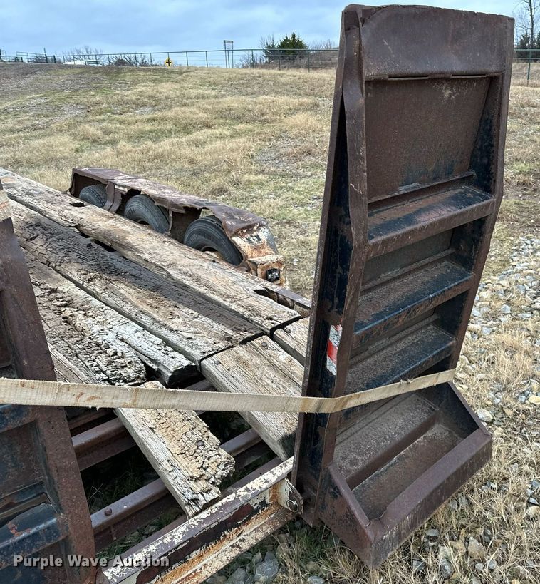 image for item DO5170 1985 Trail King TK18U-2000  equipment trailer