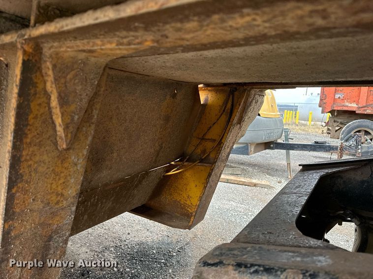 image for item DO5172 1973 Hyster Lowboy  equipment trailer