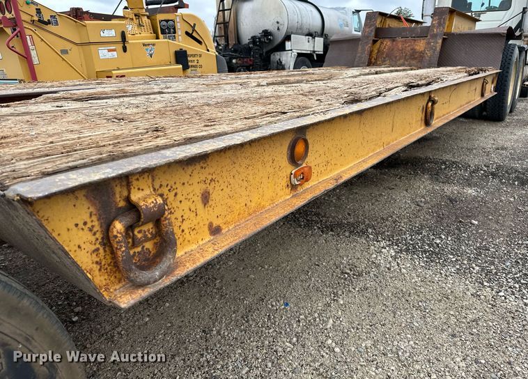image for item DO5172 1973 Hyster Lowboy  equipment trailer