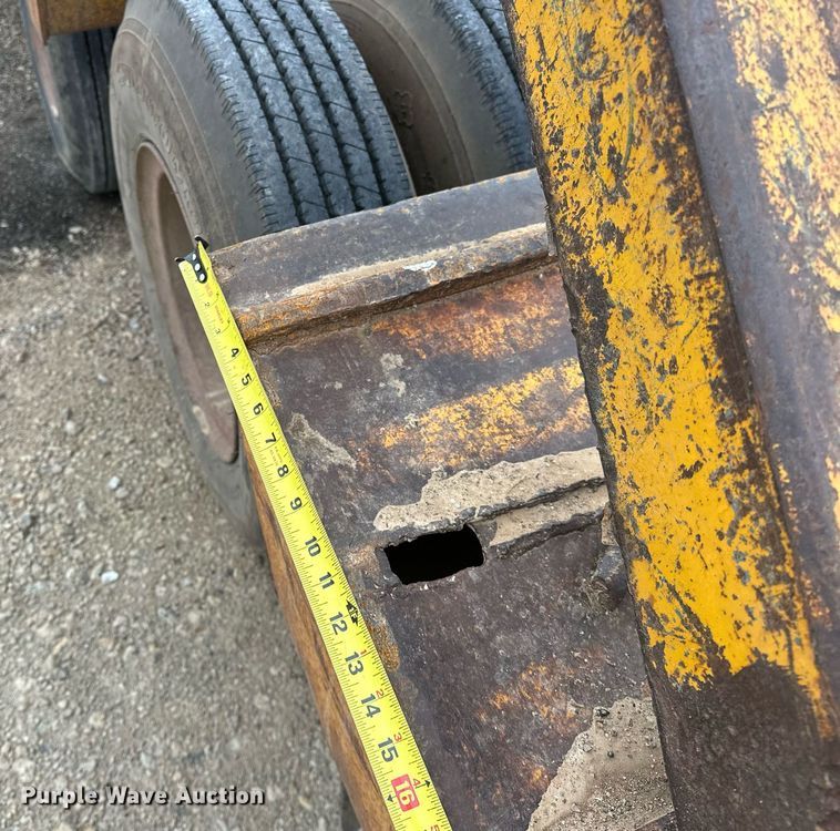 image for item DO5172 1973 Hyster Lowboy  equipment trailer
