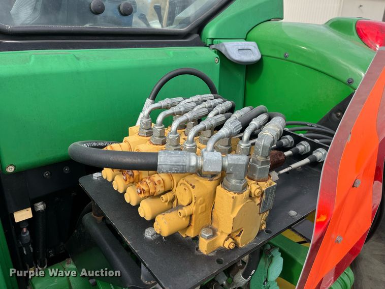 image for item DP2134 2006 John Deere 7420  MFWD tractor