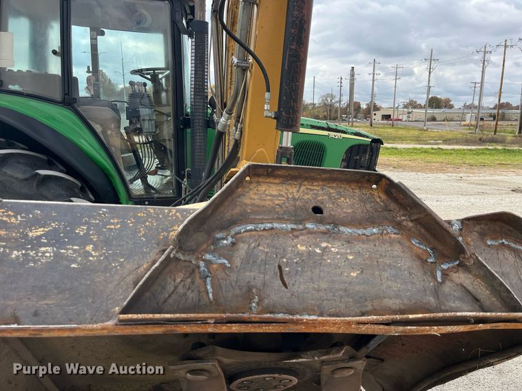 image for item DP2134 2006 John Deere 7420  MFWD tractor