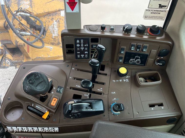 image for item DP2134 2006 John Deere 7420  MFWD tractor