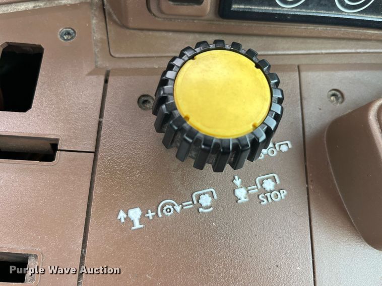 image for item DP2134 2006 John Deere 7420  MFWD tractor