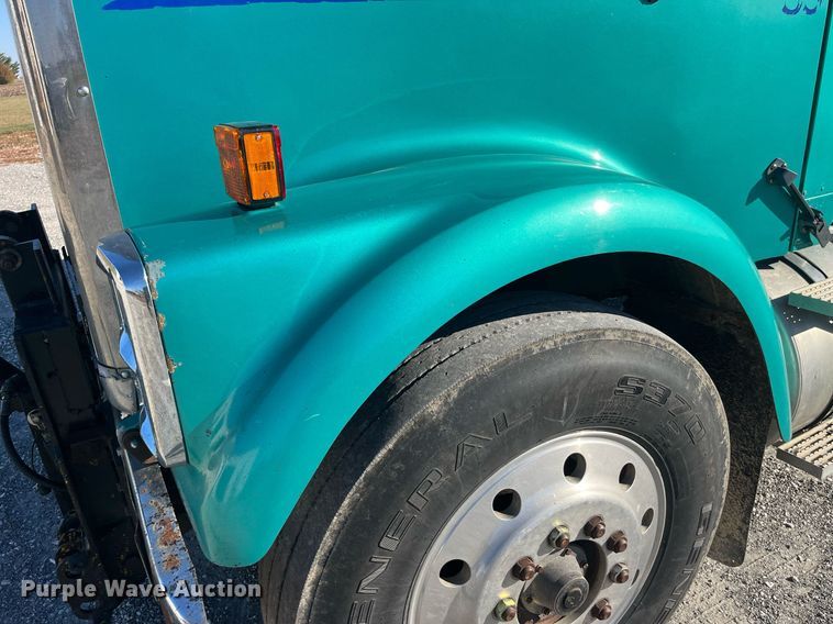 image for item DP2137 1987 International F9379-6x4  dump truck