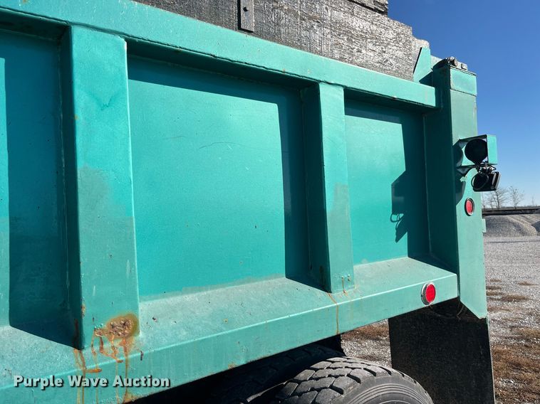 image for item DP2137 1987 International F9379-6x4  dump truck