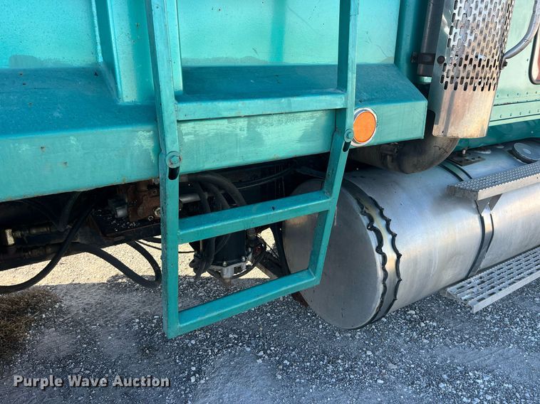 image for item DP2137 1987 International F9379-6x4  dump truck