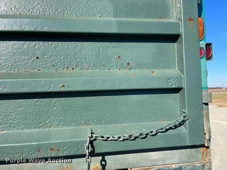 image for item DP2137 1987 International F9379-6x4  dump truck