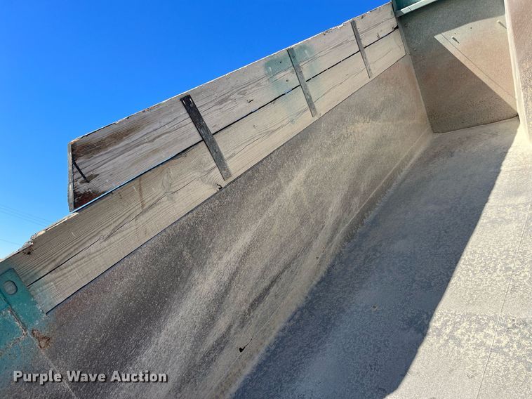 image for item DP2137 1987 International F9379-6x4  dump truck