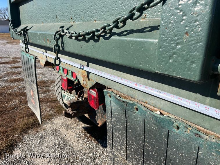 image for item DP2137 1987 International F9379-6x4  dump truck