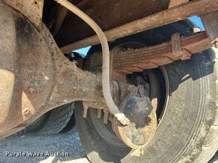 image for item DP2137 1987 International F9379-6x4  dump truck