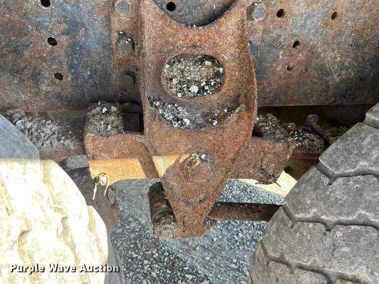 image for item DP2137 1987 International F9379-6x4  dump truck