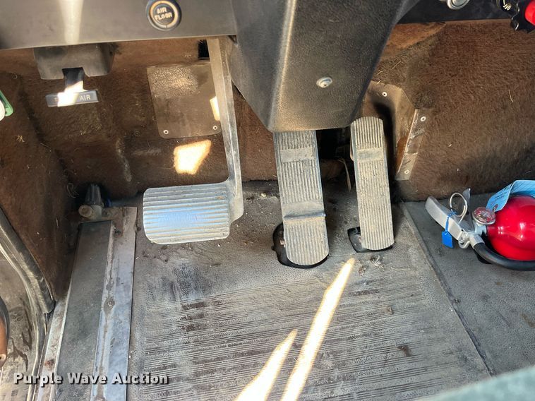 image for item DP2137 1987 International F9379-6x4  dump truck