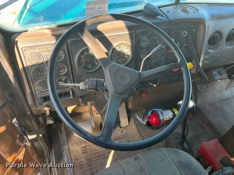 image for item DP2137 1987 International F9379-6x4  dump truck