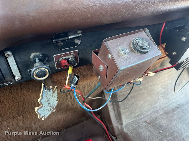 image for item DP2137 1987 International F9379-6x4  dump truck