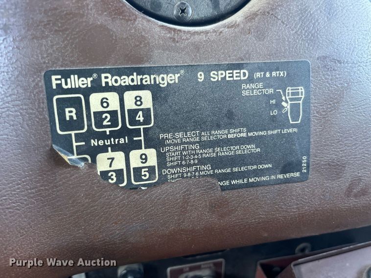 image for item DP2137 1987 International F9379-6x4  dump truck