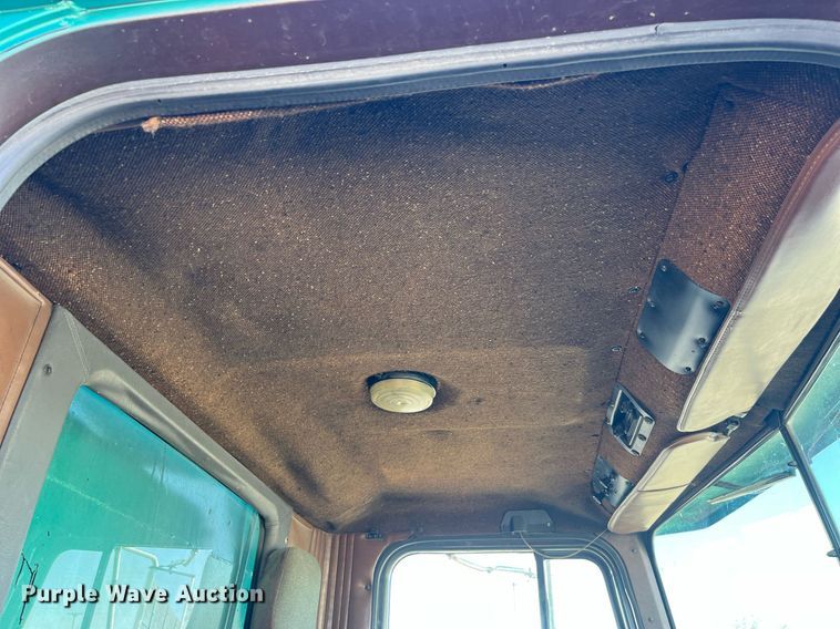 image for item DP2137 1987 International F9379-6x4  dump truck