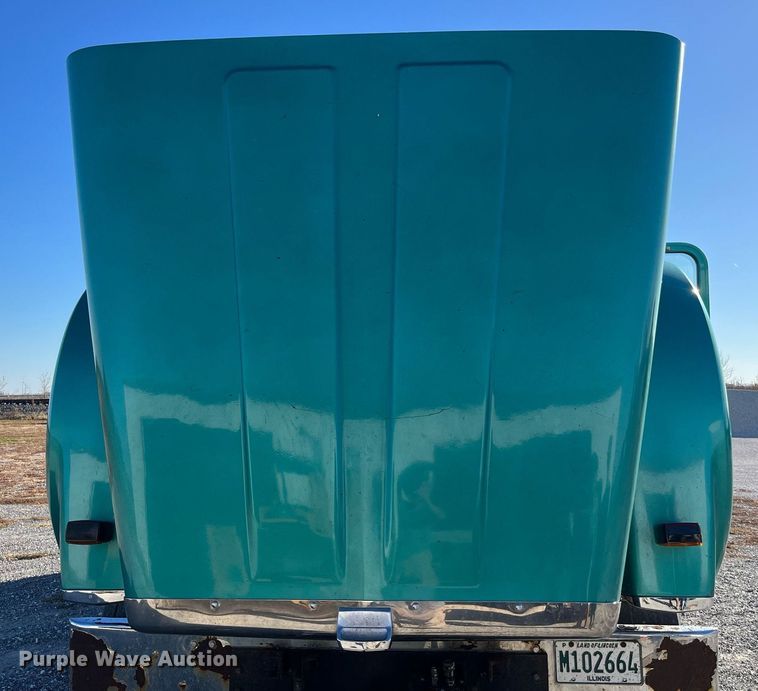 image for item DP2137 1987 International F9379-6x4  dump truck