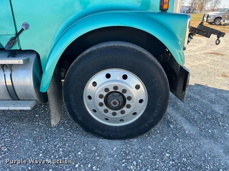 image for item DP2137 1987 International F9379-6x4  dump truck