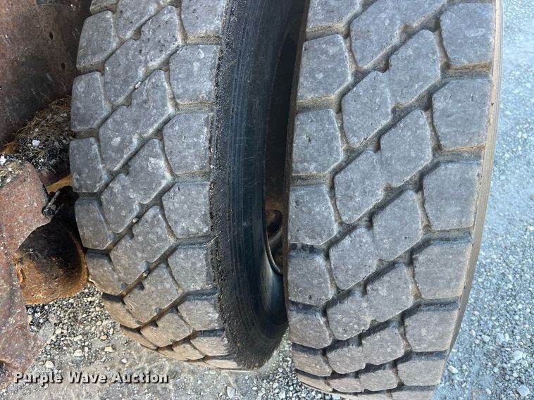 image for item DP2137 1987 International F9379-6x4  dump truck