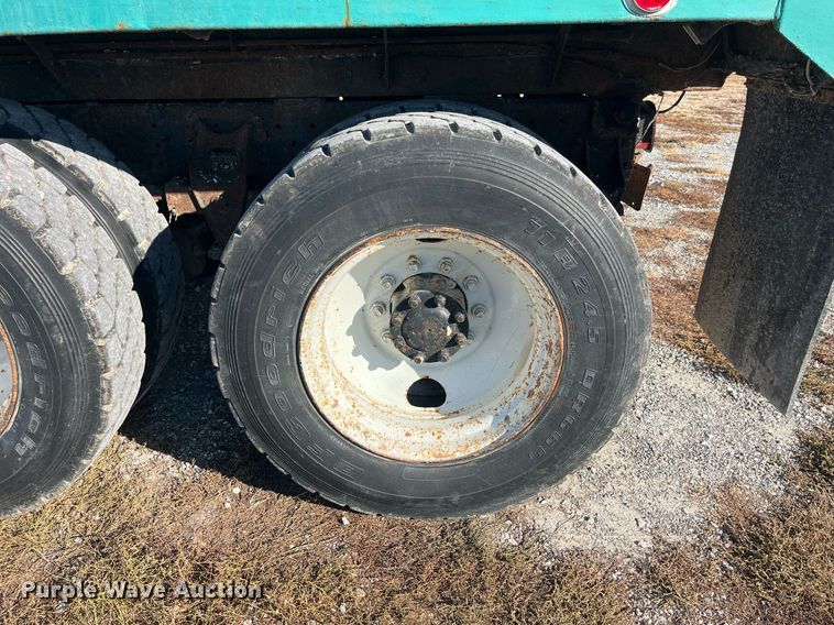 image for item DP2137 1987 International F9379-6x4  dump truck