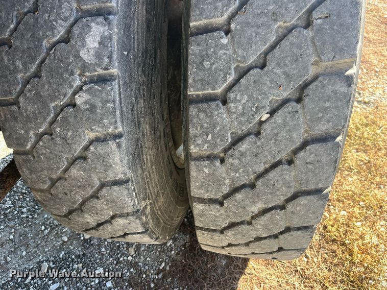 image for item DP2137 1987 International F9379-6x4  dump truck