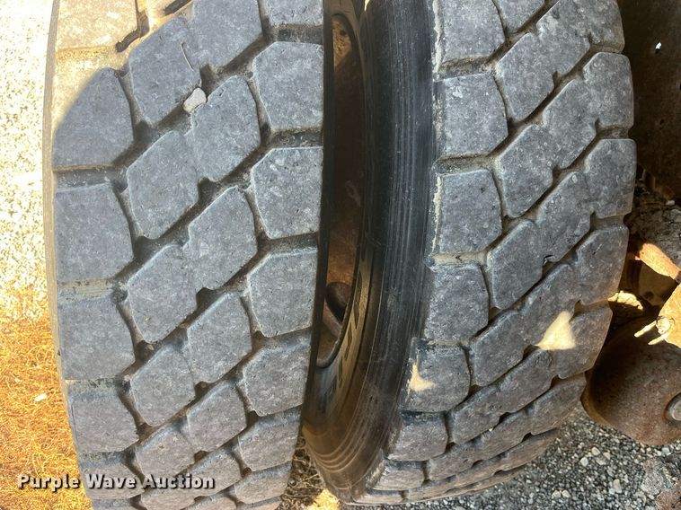 image for item DP2137 1987 International F9379-6x4  dump truck