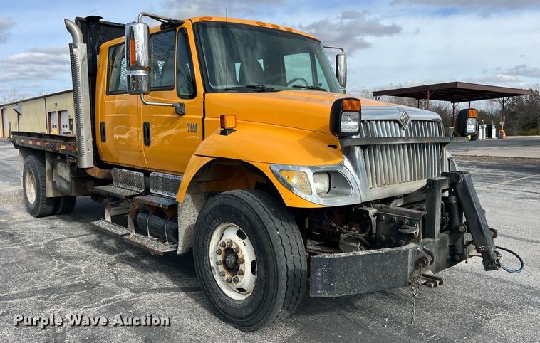 image for item DP2139 2006 International 7400  dump flatbed truck