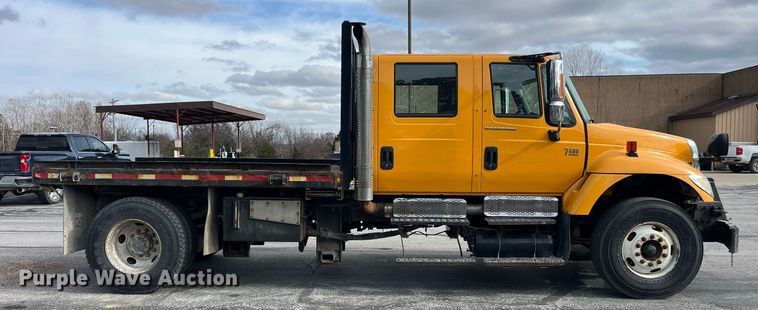 image for item DP2139 2006 International 7400  dump flatbed truck