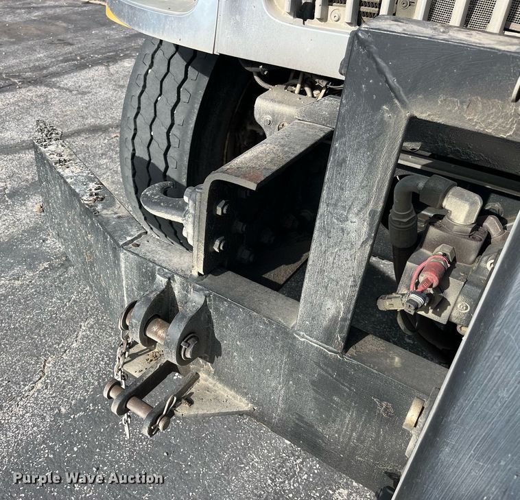 image for item DP2139 2006 International 7400  dump flatbed truck