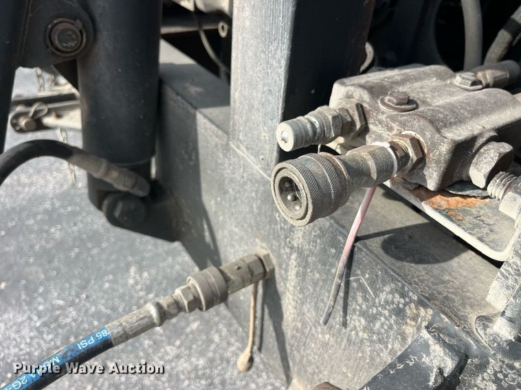 image for item DP2139 2006 International 7400  dump flatbed truck