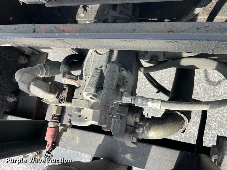 image for item DP2139 2006 International 7400  dump flatbed truck