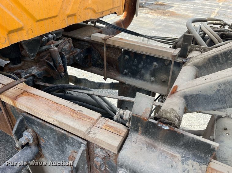 image for item DP2139 2006 International 7400  dump flatbed truck