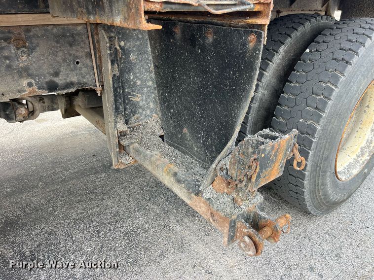 image for item DP2139 2006 International 7400  dump flatbed truck