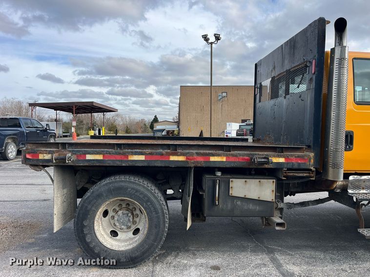 image for item DP2139 2006 International 7400  dump flatbed truck