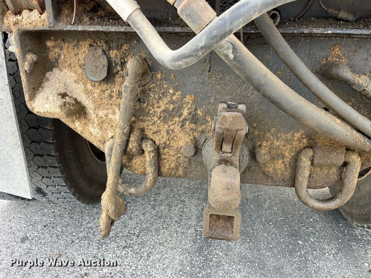 image for item DP2139 2006 International 7400  dump flatbed truck