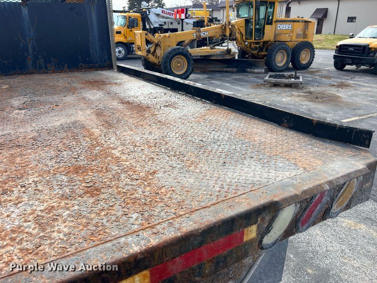 image for item DP2139 2006 International 7400  dump flatbed truck