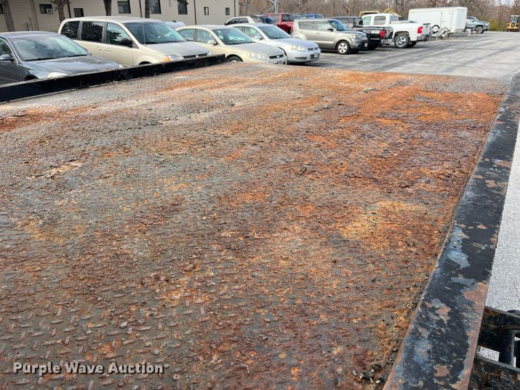 image for item DP2139 2006 International 7400  dump flatbed truck