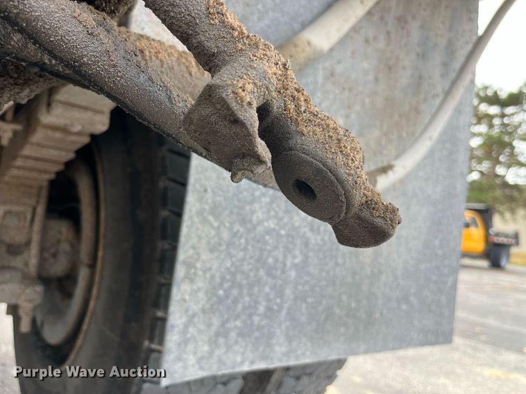 image for item DP2139 2006 International 7400  dump flatbed truck