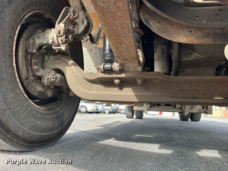 image for item DP2139 2006 International 7400  dump flatbed truck