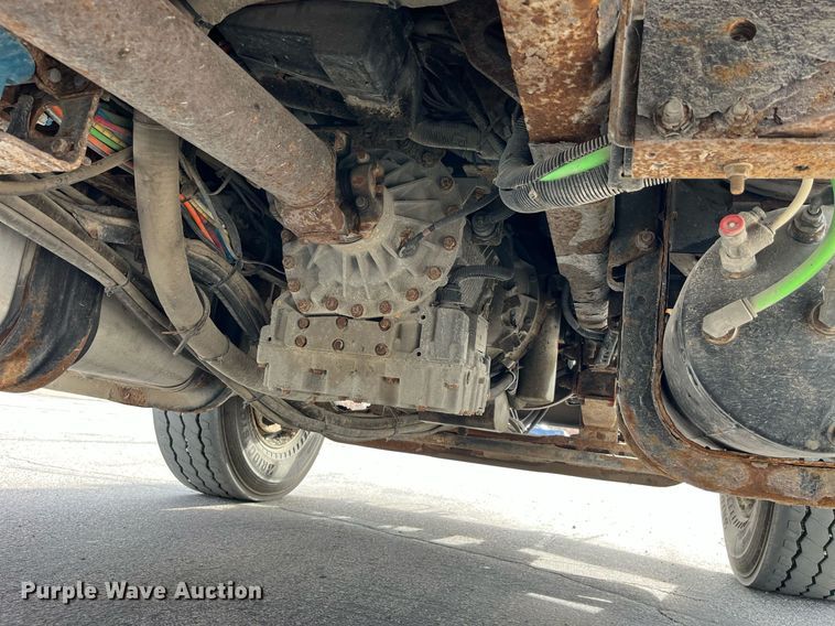 image for item DP2139 2006 International 7400  dump flatbed truck