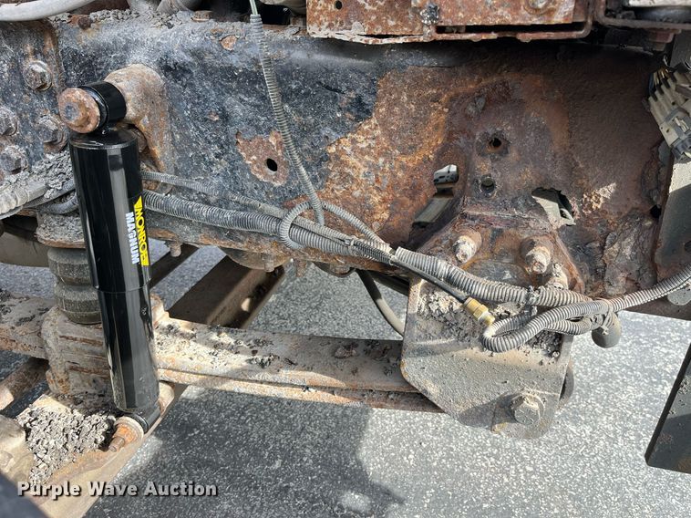 image for item DP2139 2006 International 7400  dump flatbed truck