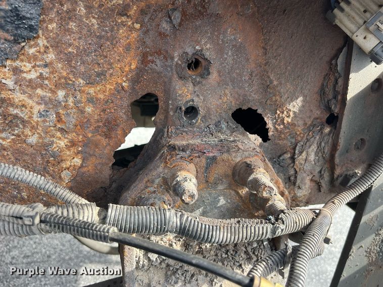 image for item DP2139 2006 International 7400  dump flatbed truck