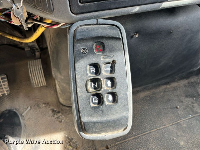 image for item DP2139 2006 International 7400  dump flatbed truck