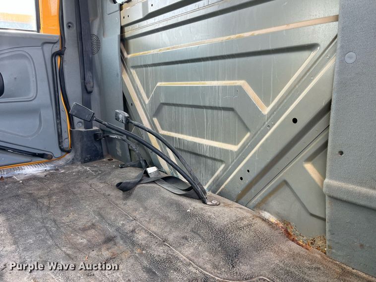 image for item DP2139 2006 International 7400  dump flatbed truck